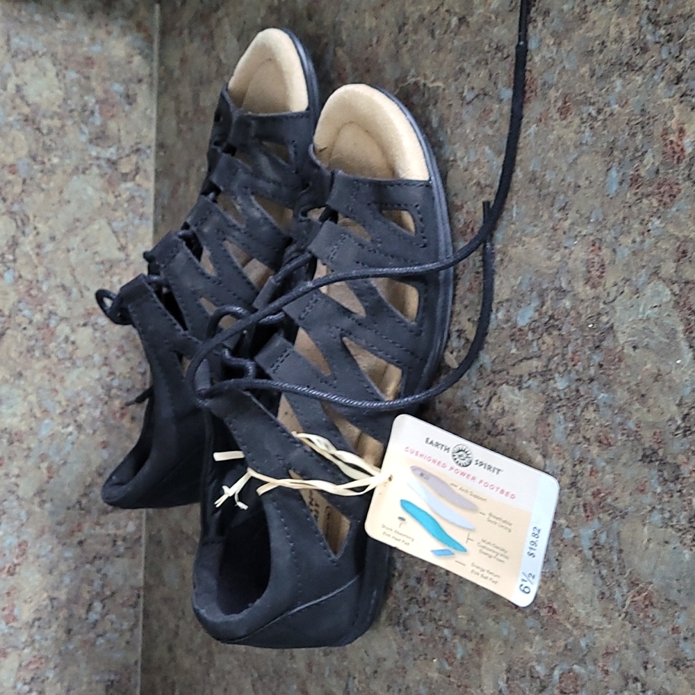Earth Spirit Gladiator Sandals Size 6.5 NWT